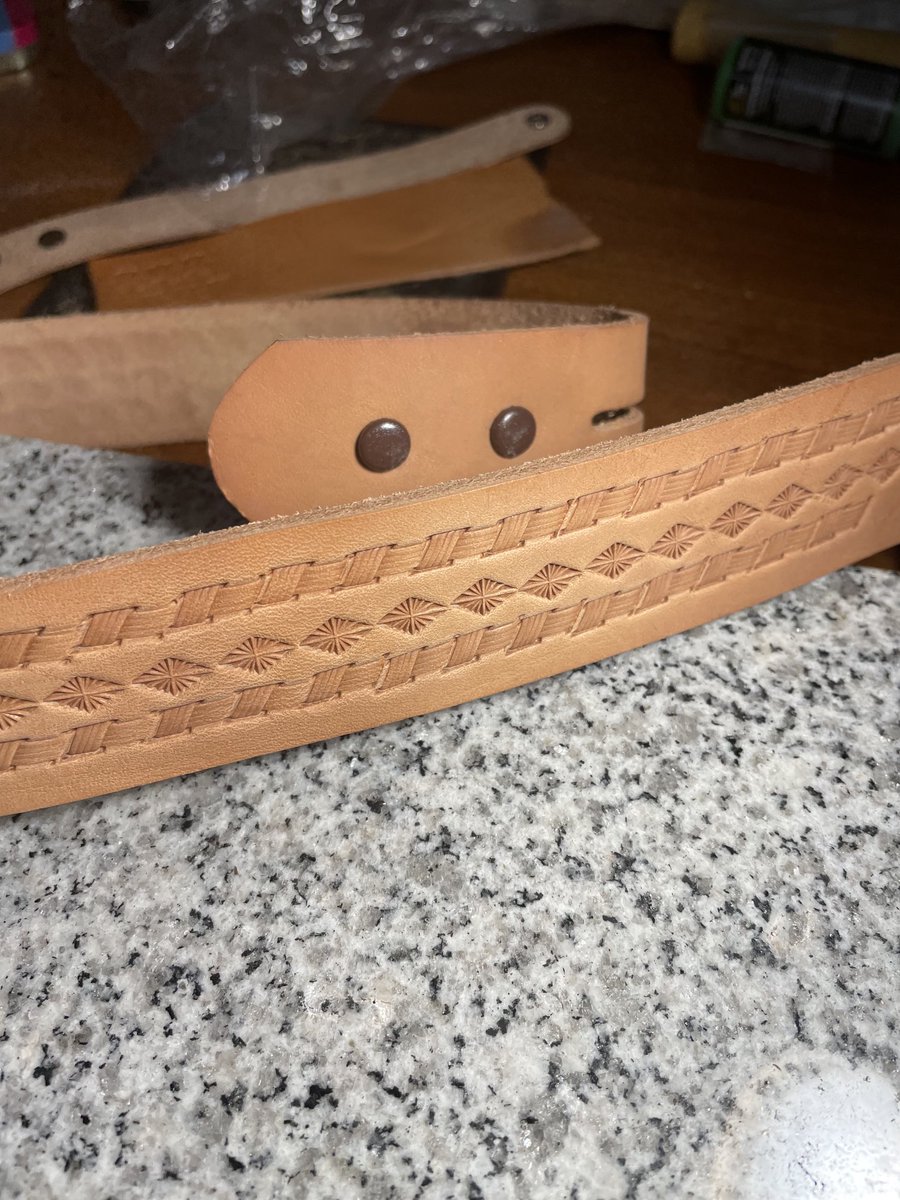 SimpsonEmber's tweet image. A little belt making on a Monday morning. #learningthecraft