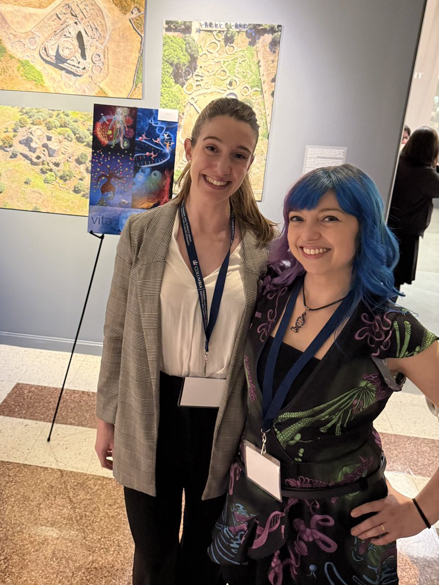 lauriquepa's tweet photo. I’m especially happy to have met @beatascienceart . I loved how she communicates science!
I invite you to explore her journey through her hand-drawn illustrations, science fashion line, and interactive media. All of this while she advances on her research as a postdoc 👩🏻‍🔬 https://t.co/QyYAHF87oT