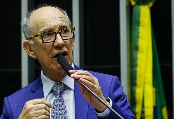 🚨 AGORA: diversos deputados federais já assinaram a PEC pelo FIM DA ESCALA 6X1 hoje!

- José Guimarães (PT-CE)
- Carlos Veras (PT-PE)
- Dilvanda Faro (PT-PA)
- Alexandre Lindenmeyer (PT-RS)
- Rui Falcão (PT-SP)

- Os deputados do PL, infelizmente, ainda continuam contra.