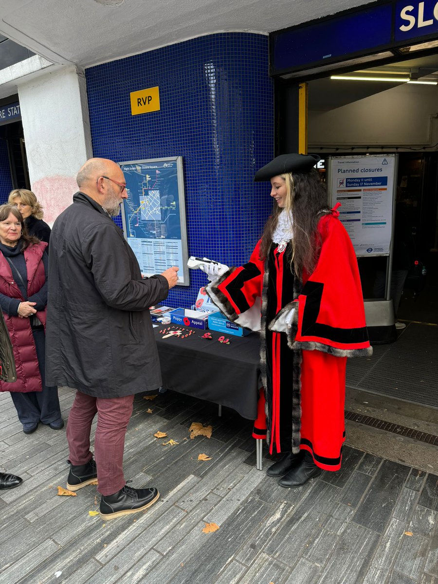 RBKCMayor's tweet photo. The Deputy Mayor was delighted to join the Kensington and Chelsea Branch of the @PoppyLegion for the last day of the Poppy Appeal.

Many thanks to everyone who donated to the Appeal today at Sloane Square tube station.

A big thank you to all the fantastic RBL volunteers in @RBKC!