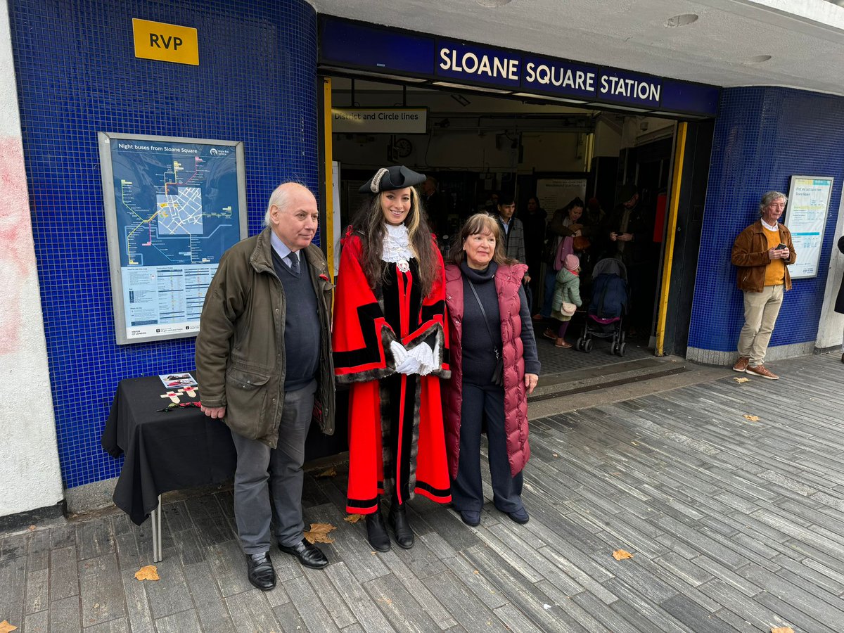 RBKCMayor's tweet photo. The Deputy Mayor was delighted to join the Kensington and Chelsea Branch of the @PoppyLegion for the last day of the Poppy Appeal.

Many thanks to everyone who donated to the Appeal today at Sloane Square tube station.

A big thank you to all the fantastic RBL volunteers in @RBKC!
