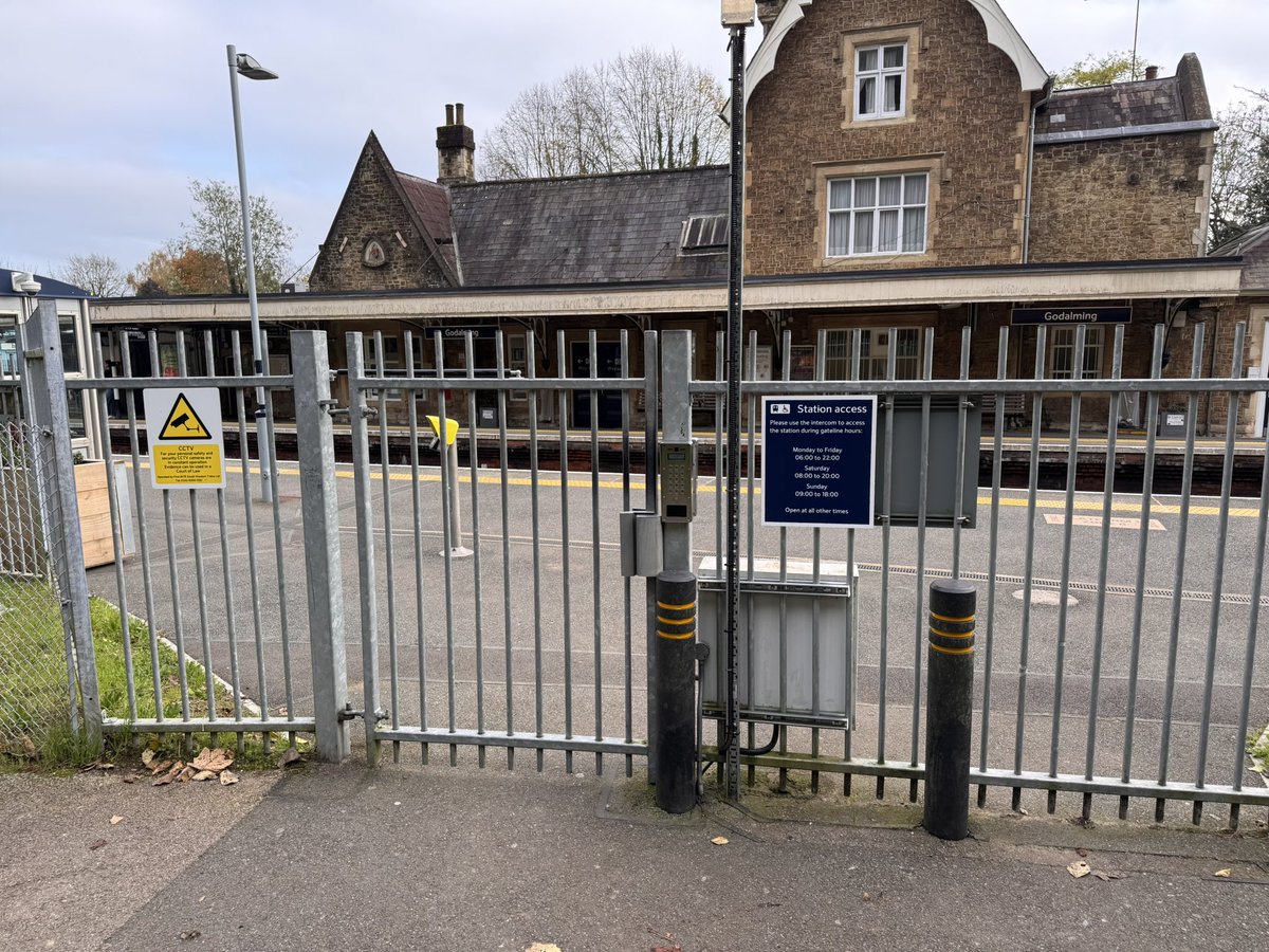 GODALMING STATION BACK GATE 🚂 

Last week, Cllr Victoria Kiehl, Cllr Penny Rivers and I met with representatives of South Western Rail (SWR) for the latest updates on ‘gate-gate’ (sorry I couldn’t resist). Held over from last week as I always refrain from potentially political