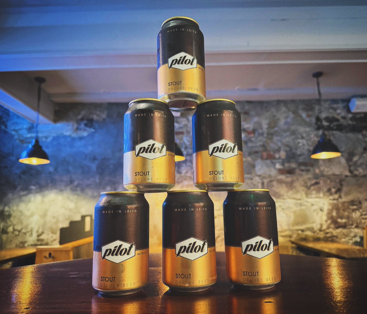 A delectable treat from the fine folks at <a href="/pilotbeeruk/">Pilot</a>, STOUT (4.0%ABV) is a damn fine beverage for the colder nights rolling in; with roasty, chocolatey notes aplenty! 🤤

#hed #barevolution #cascnation
