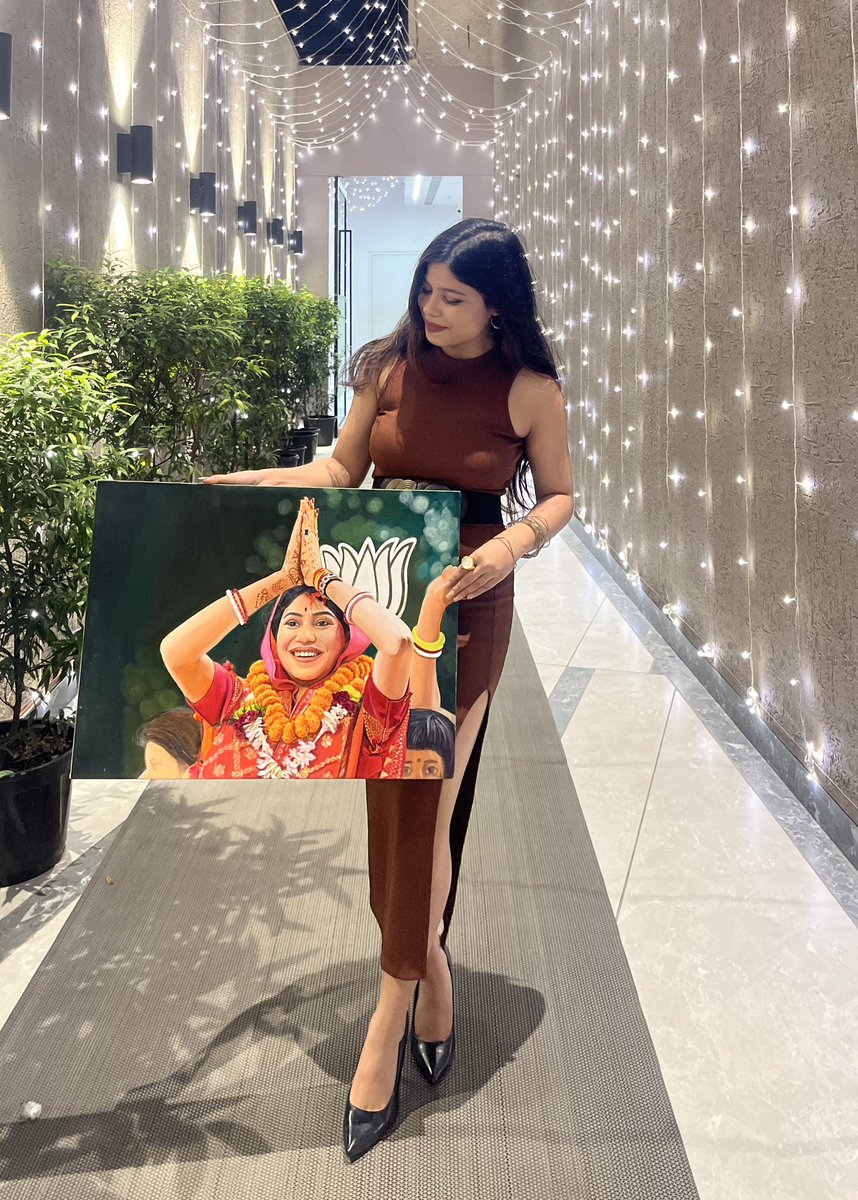 I was asked to make a painting of Purnima Das Sahu, the daughter-in-law of <a href="/dasraghubar/">Raghubar Das</a> , the Governor of Odisha and former Chief Minister of Jharkhand.

One of her supporters wanted to show their support by gifting this painting to her during one of her campaigns.