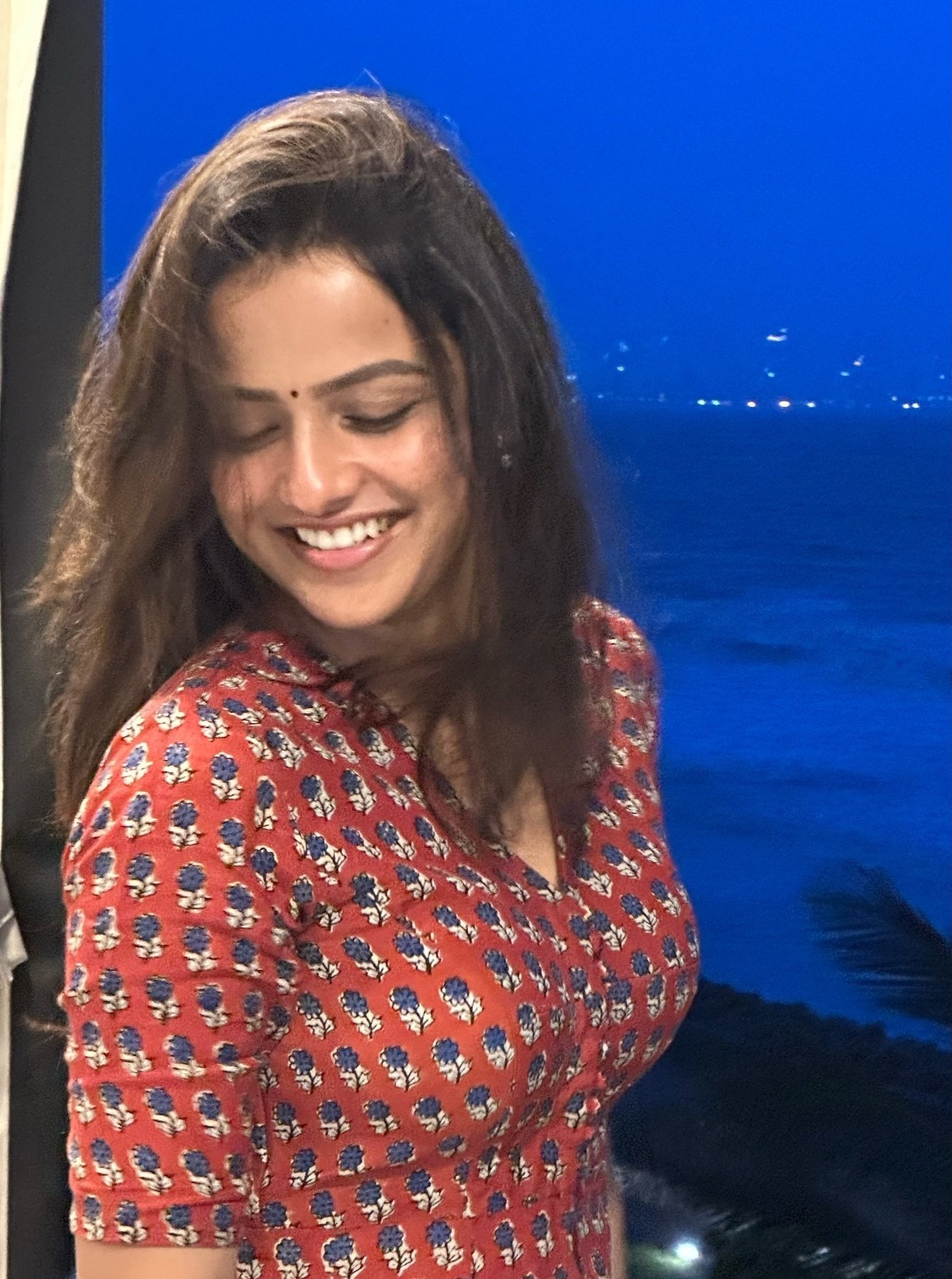 GcHoa07WgAADW5z?format=jpg&name=large