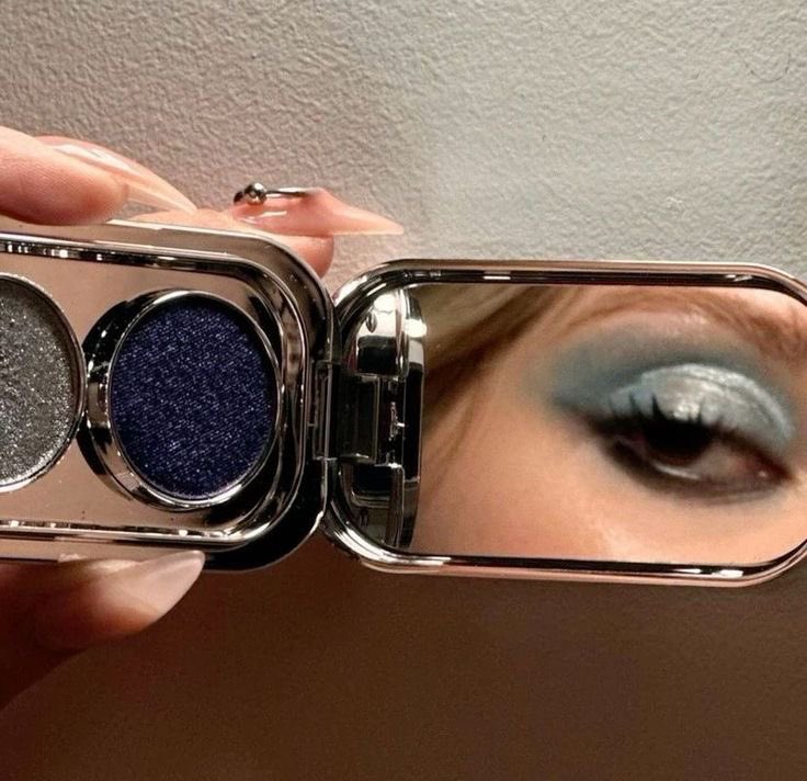 femme fatale tweet media