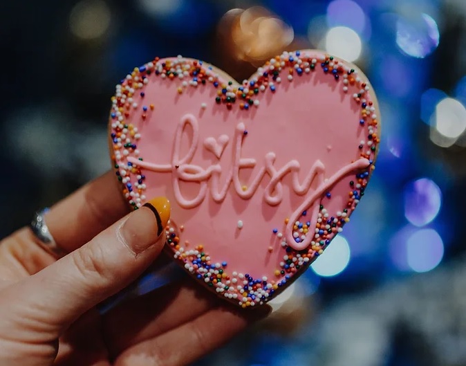 Job alert!
Part-time Cafe Assistant with <a href="/BitsysEmporium/">Bitsy Von Muffling</a> in #Leicester.
They're looking for an outgoing and bubbly personality, with excellent interpersonal skills.
£12 per hour, 24 hours per week.
Find out more at shorturl.at/qeQBg
#LeicesterJobs <a href="/JCPInEastAndMid/">JCP In East and Mids</a>