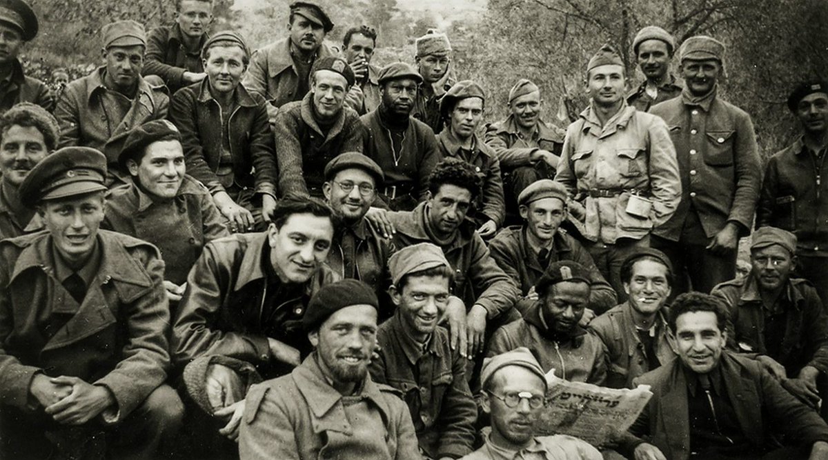 Today is Veterans Day in the USA, a holiday to honor military veterans.
Here at ALBA, we honor the Lincolns who were some of the first to oppose the rise of fascism. After their heroic efforts in Spain, many would go on to join the US armed forces to fight fascism in WWII,