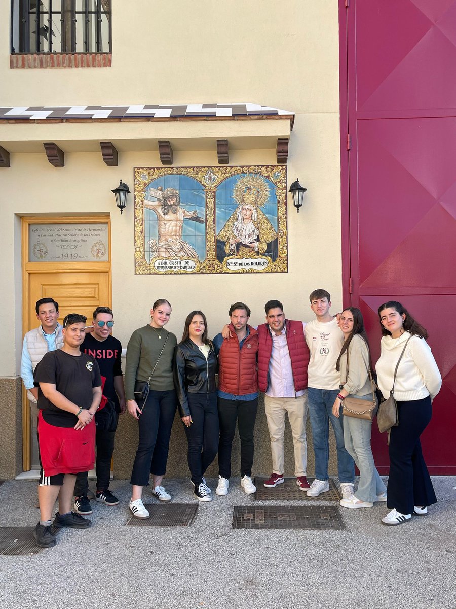HDescendimiento's tweet photo. El pasado sábado nuestro Grupo Joven estuvo presente en la convivencia organizada por la Cofradía de Dolores del Puerto. Hubo una nutrida representación de jóvenes de  hermandades y cofradías de Málaga. Desde aquí nuestro agradecimiento por la organización y hospitalidad. https://t.co/n3X4BuXfm5