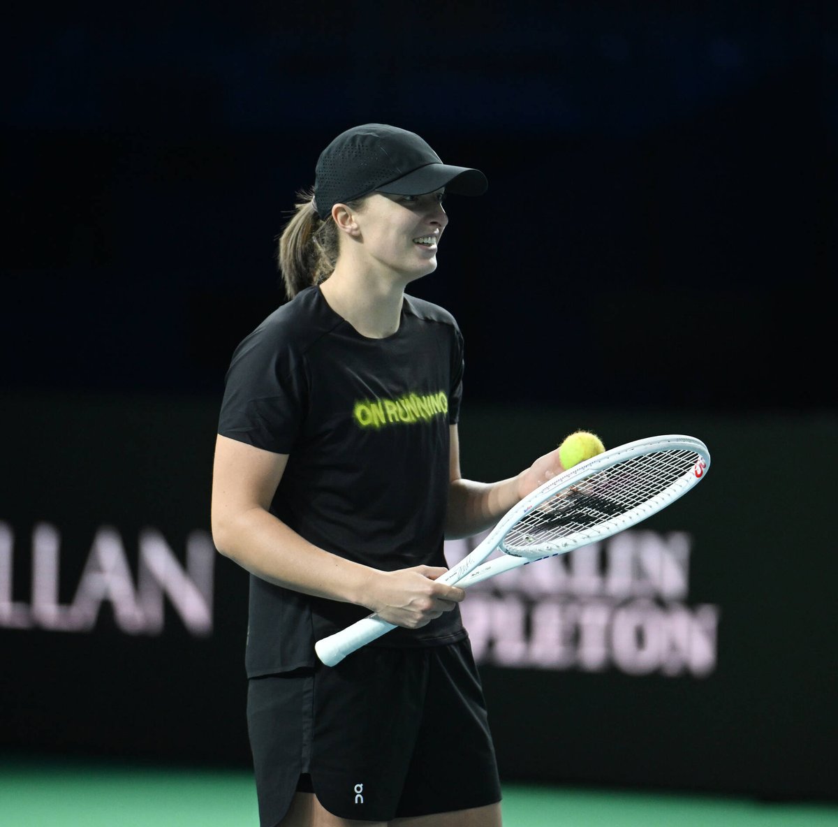 Smiles for, <a href="/iga_swiatek/">Iga Świątek</a> 😃

#BJKCup