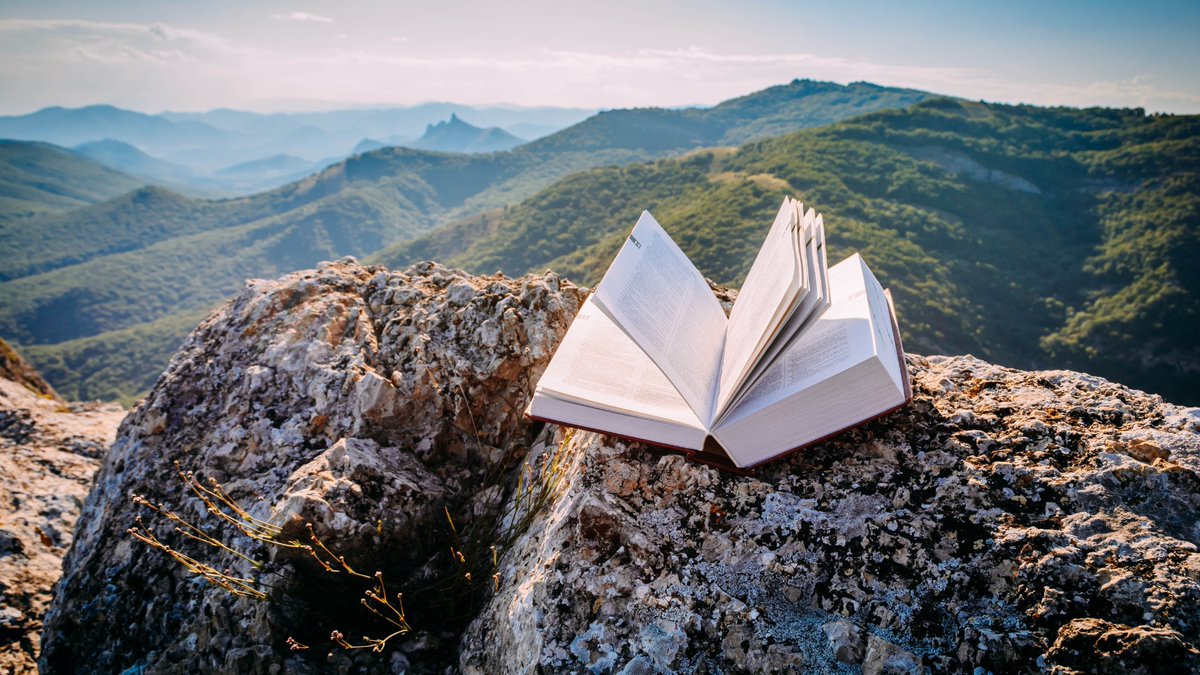 Llegir com una de les millors maneres de viatjar. El crític literari d’#ElsExperts3Cat, Marc Cerrudo (<a href="/nonantlemarc/">Un Marc Cerrudo</a>], ens proposa lectures que et portaran a indrets com Berlín o Delfos (Per cert, algú hi ha anat?) I tu? Quin és el llibre que més t'ha fet viatjar, i a on?