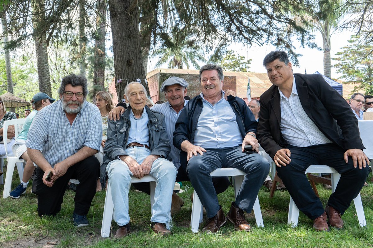 INC_Uruguay's tweet photo. ¡50 años de la Colonia 33 Orientales! 

La Sociedad Fomento Colonia 33 Orientales de Florida celebró medio siglo de historia con una emotiva ceremonia en "Tierra Negra”. Reconocimiento al aporte de la colonia a la comunidad y la lechería nacional. 
 #Historia #50Años #Florida https://t.co/Ck92M8FUkt