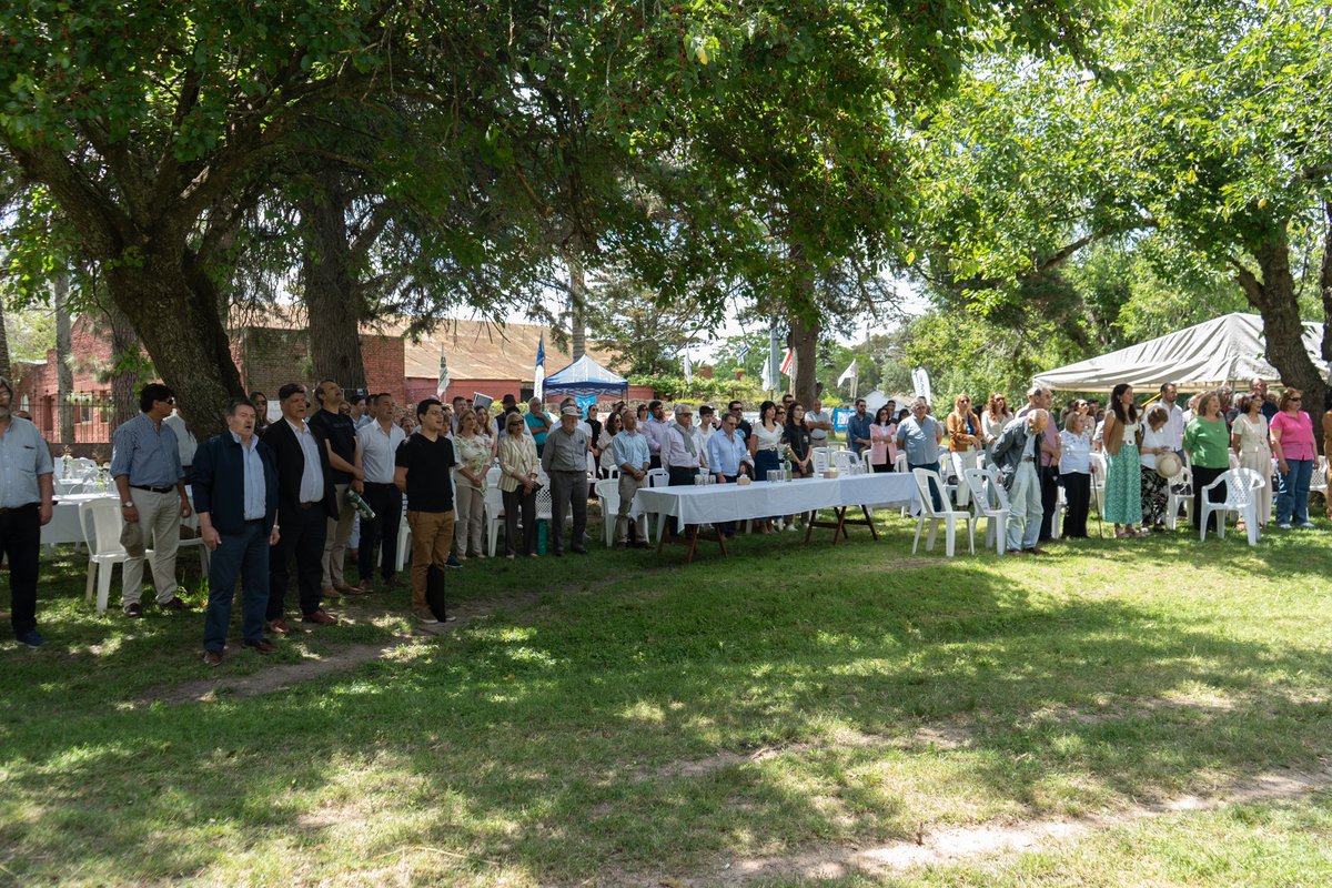 ¡50 años de la Colonia 33 Orientales! 

La Sociedad Fomento Colonia 33 Orientales de Florida celebró medio siglo de historia con una emotiva ceremonia en "Tierra Negra”. Reconocimiento al aporte de la colonia a la comunidad y la lechería nacional. 
 #Historia #50Años #Florida