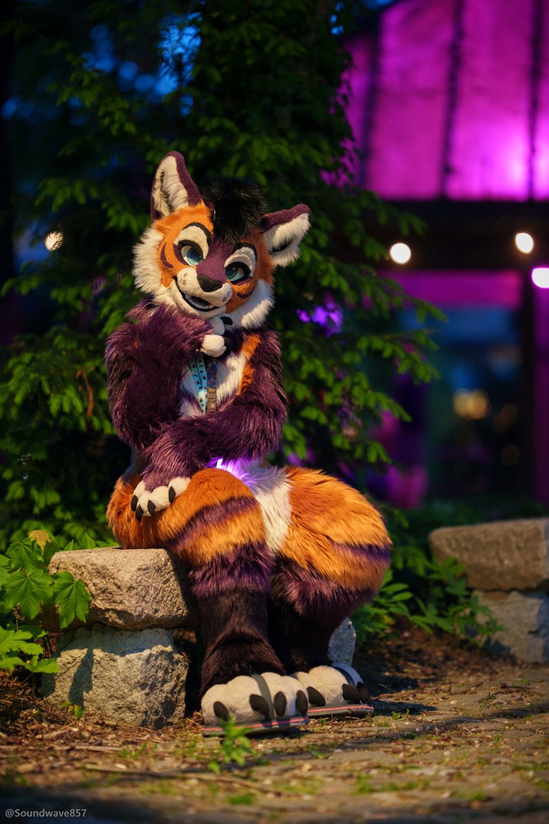 Werikane's tweet image. Happy #SinglesDay to all my other lonely hearts out there. Take time to do what makes your soul happy! 💝