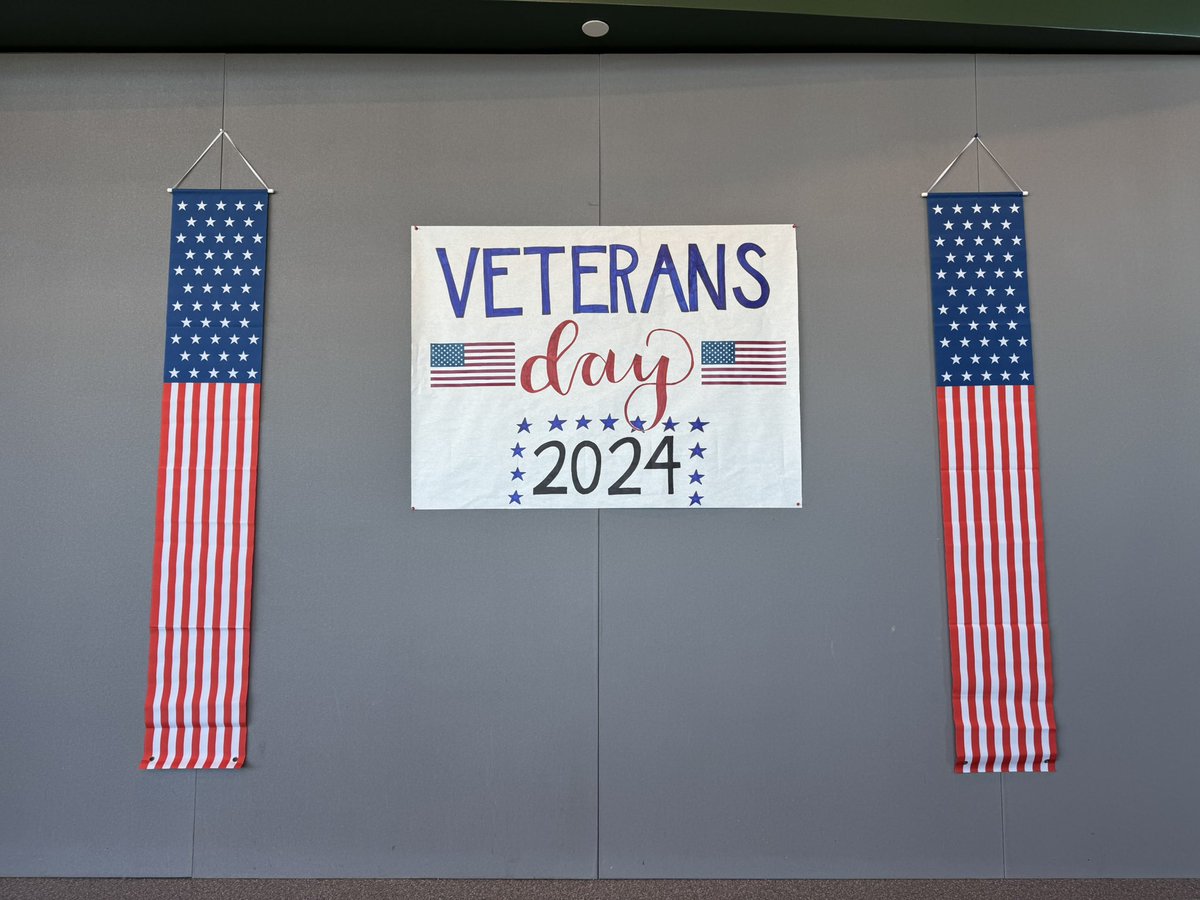 swartz_c's tweet image. A must see! The Veterans Day assembly at DHS is an amazing event to honor those who served our country. Kudos to the Leadership class and others who helped to organize the event! @DeSotoWildcats @USD_232