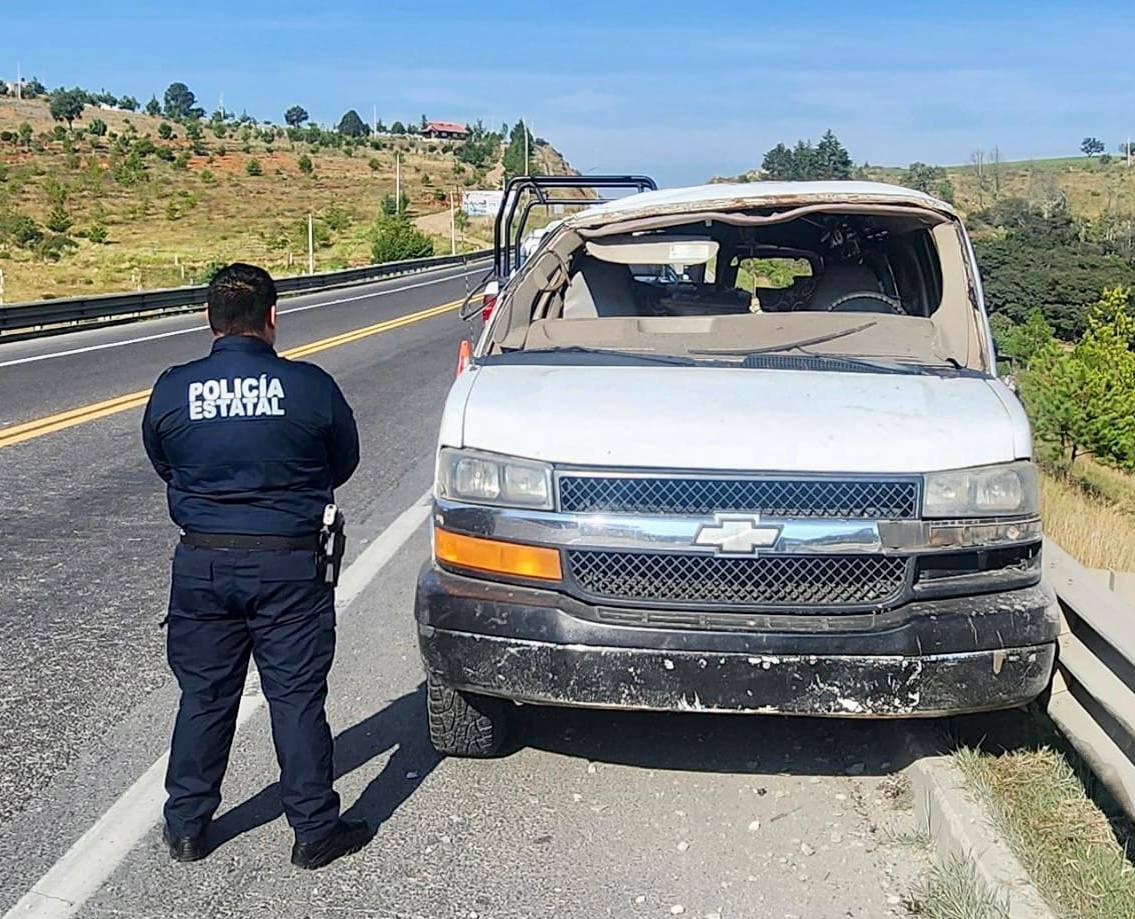 Jhasielmedia's tweet photo. 🚔 SSPH asegura 2,520 litros de combustible en Tulancingo; vehículo abandonado con 14 contenedores incautado. https://t.co/6F9EWzyoxt