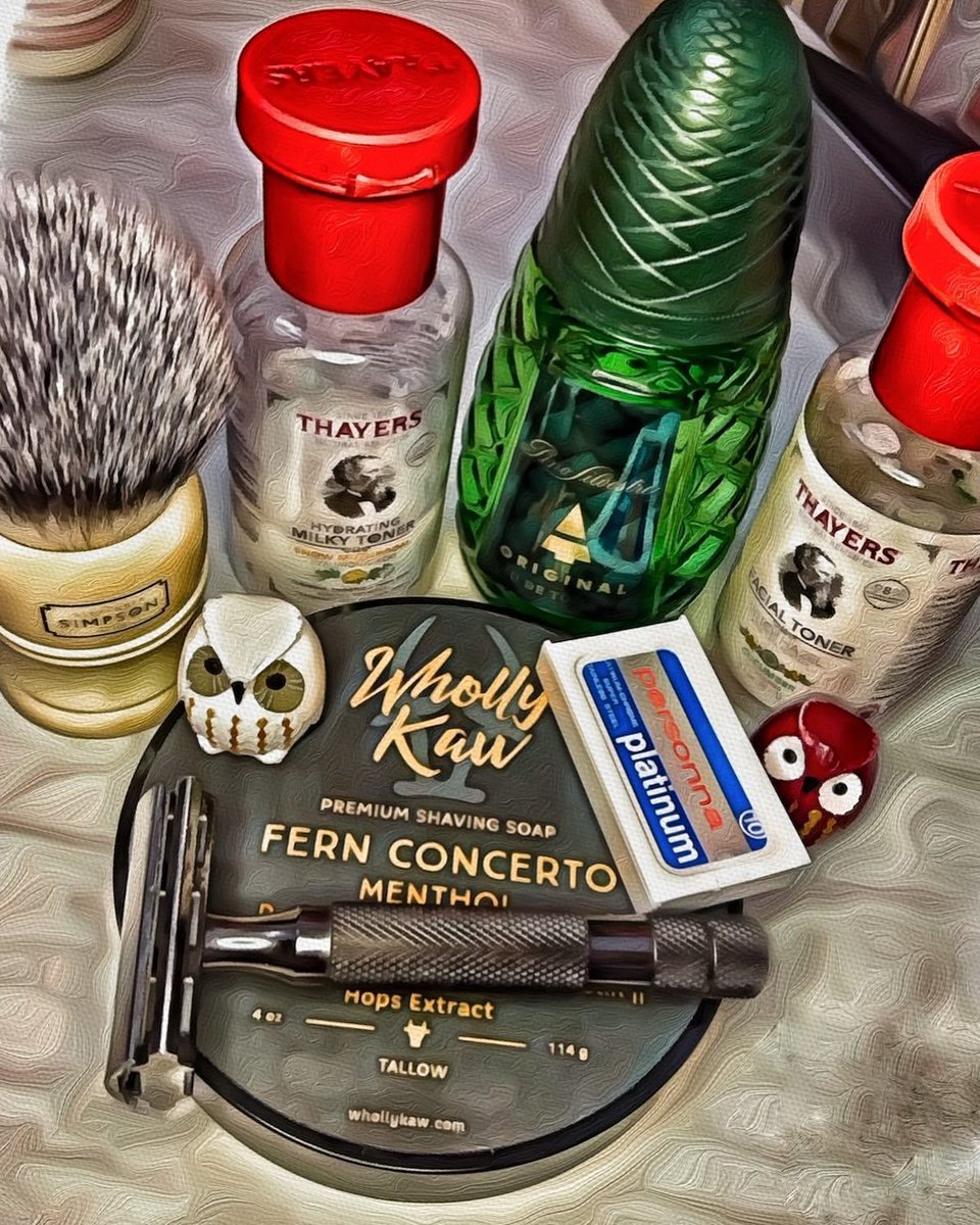 whollykaw's tweet photo. SOTD post by theshaveowl
Happy Monday! #wetshaving #shavingsoap #shavingbrush #thayers #shaveowl https://t.co/HOMvrSpF7g
