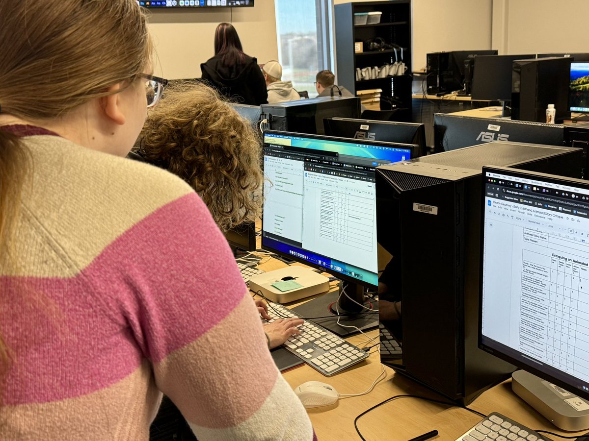 swartz_c's tweet image. Animation students are creating short animations for students at the Cedar Trails Early Childhood Center.  The real-world project provides students with opportunities to learn from each other and eventually showcase their work with early childhood students. @USD_232 #RWL