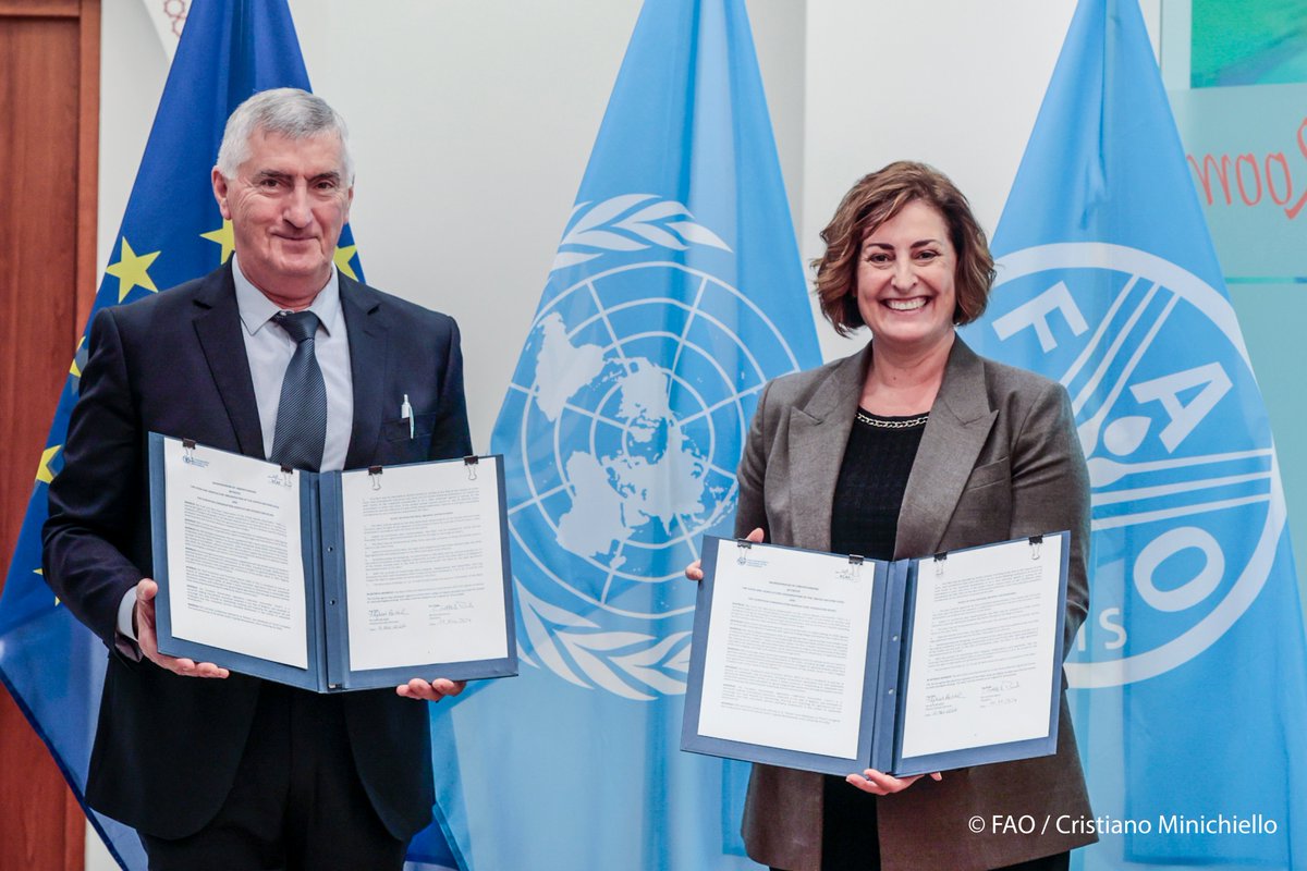 Beth Bechdol (@bethbechdol) on Twitter photo Today, <a href="/FAO/">Food and Agriculture Organization</a> strengthened its collaboration w/ the European Conservation Agriculture Federation – <a href="/ecaf_ca/">ConservationAgEurope</a>.
Through this agreement we'll join forces to:
- scale up sustainable agriculture practices
- boost soil health
- reduce carbon emissions
- enhance agricultural productivity Today, <a href="/FAO/">Food and Agriculture Organization</a> strengthened its collaboration w/ the European Conservation Agriculture Federation – <a href="/ecaf_ca/">ConservationAgEurope</a>.
Through this agreement we'll join forces to:
- scale up sustainable agriculture practices
- boost soil health
- reduce carbon emissions
- enhance agricultural productivity