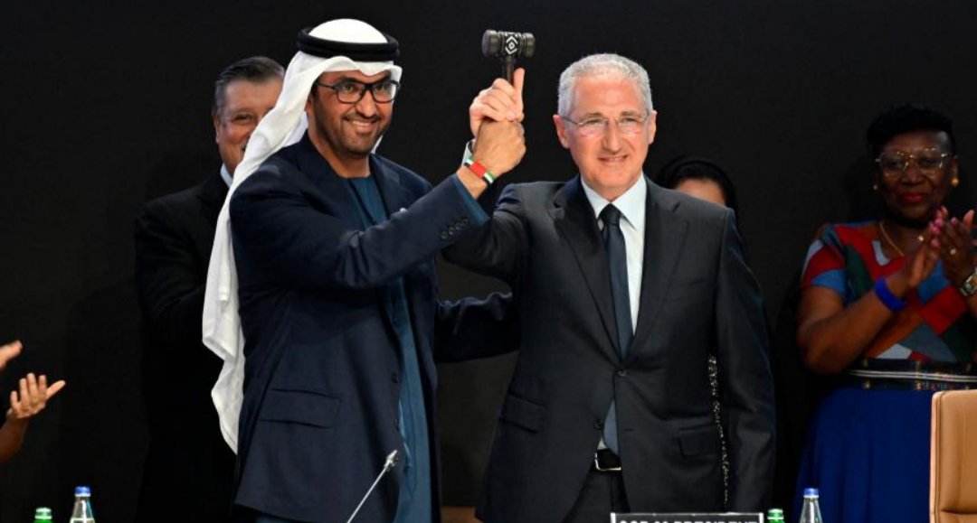 Ouverture de la Cop29 à Bakou : objectif majeur – inciter les pays signataires à encourager leurs citoyens à uriner sous la douche afin de ralentir le réchauffement climatique.