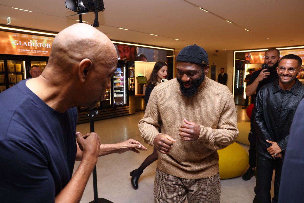 CedricDoumbe's tweet photo. uperbe soirée. Super film. Denzel  très bon délire. Ridley Scott je suis dispo pour le Gladiator 3 ⚔️🎥
#Doumbe
#guest #movie #gladiator3 #denzelwashington #SympaLaForce https://t.co/Ip8CR6l4z0