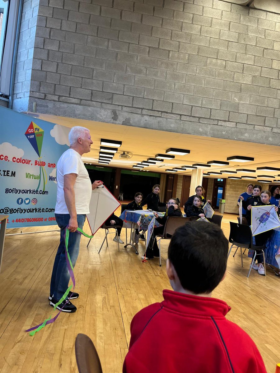 ConventNewport's tweet photo. 3rd class had a great time in @UL today for science week! 💡😊 https://t.co/xdJJB33Bel