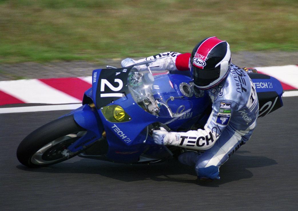 suisui__x's tweet image. おはようございます。
11月12日、元ロードレーサー平忠彦氏の誕生日です。

映画｢汚れた英雄｣レーススタントを務め、1985年まで500cc全日本選手権3連覇。
この年から鈴鹿8耐にワークス参戦するもマシントラブルに泣き、1990年に涙の優勝。

1992年、引退。

では良い1日を。
#猫 #平忠彦 #TECH21