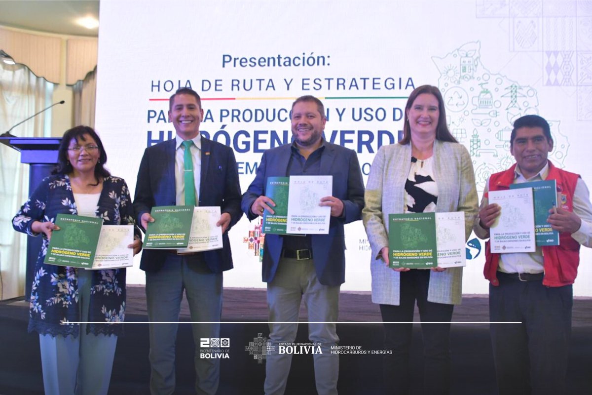 #NotaDePrensa🗞️| #Gobierno presenta en #Oruro la hoja de ruta y la estrategia para impulsar el desarrollo del #hidrógeno verde

Lee la nota completa aquí 👇🏼
acortar.link/po8yBf
