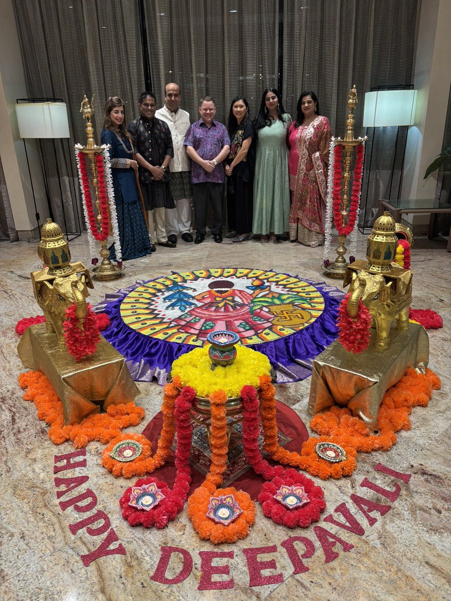 AusHCBrunei's tweet image. 🇧🇳’s Indian diaspora make important contributions to the country, just as they do in 🇦🇺. Leliana &amp;amp; I had a lovely evening last night celebrating #Diwali2024 with some of the community.