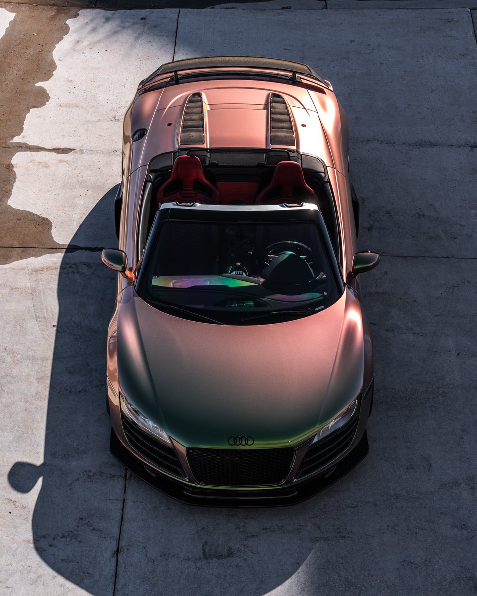 SpeedEFX's tweet photo. This gated manial Audi R8 V10 left the shop with a new color! Oracal Avocado is the name of the color https://t.co/Dc7j667308