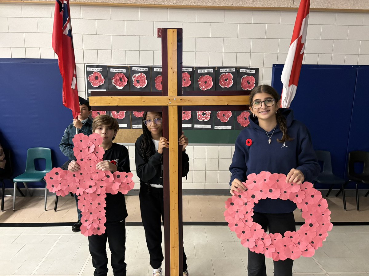 SRWS_YCDSB's tweet photo. Remembrance Day liturgy @ SRWS today. @laurasawicky @YCDSB https://t.co/2XvfKROwMD