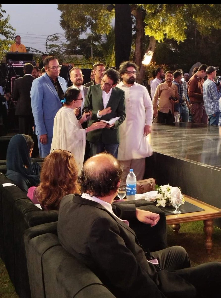 TopChoice633099's tweet photo. #chairmanmqm #MQMPakistan #Pakistan #allaboutmqm #pakistanifashion #mohattapalace #karachi #FarooqSattar #KamranTessoriGovernorSindh https://t.co/VrREzm4QhT