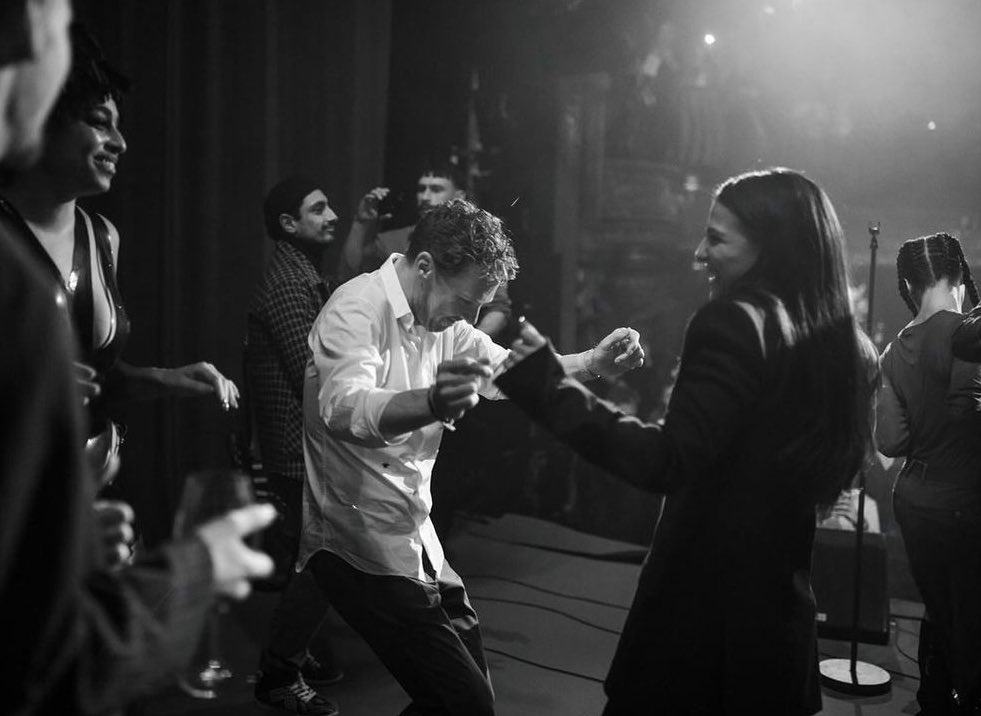 Benedict dancing to Hips Don't Lie at Letters Live 📸 ph. CK Morrison