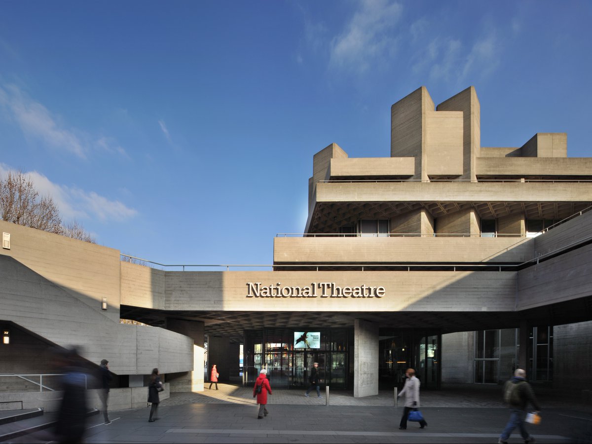 We're #hiring 🙌 

We're looking for a #Dramaturg to join our New Work team. 

Head here to find out more: bit.ly/3YBtgjO