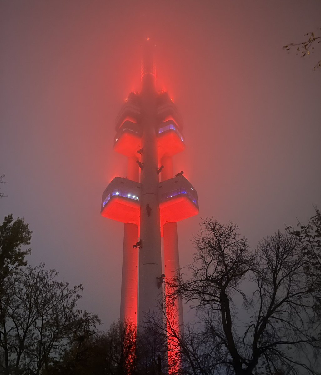 Ian_Willoughby's tweet photo. Žižkov TV Tower, looking spooky tonight in the fog https://t.co/4NjL41PFhM
