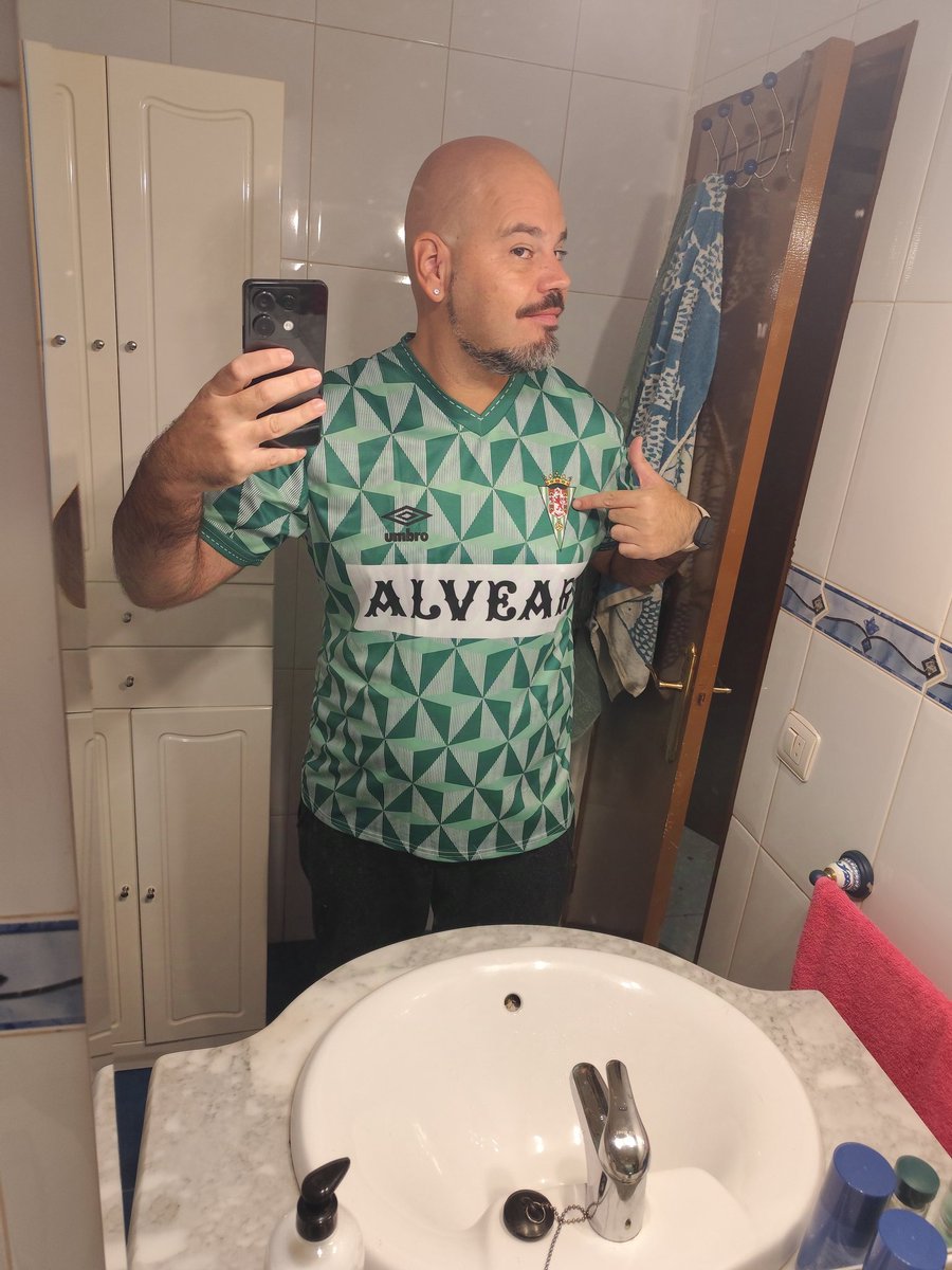 Elio301277's tweet image. Hoy tocó una de mi @CordobaCF_ofi 🥰 #yolovalgo #yanolloromas #positivo #valiente #fuerte #sisepuede #sisequieresepuede #siemprecordobes #ccf #Córdobacf #pasioninfinita #ytocarelcieloenlastendillas #volveremos #volveremosaascender #Córdoba #Andalucía #España