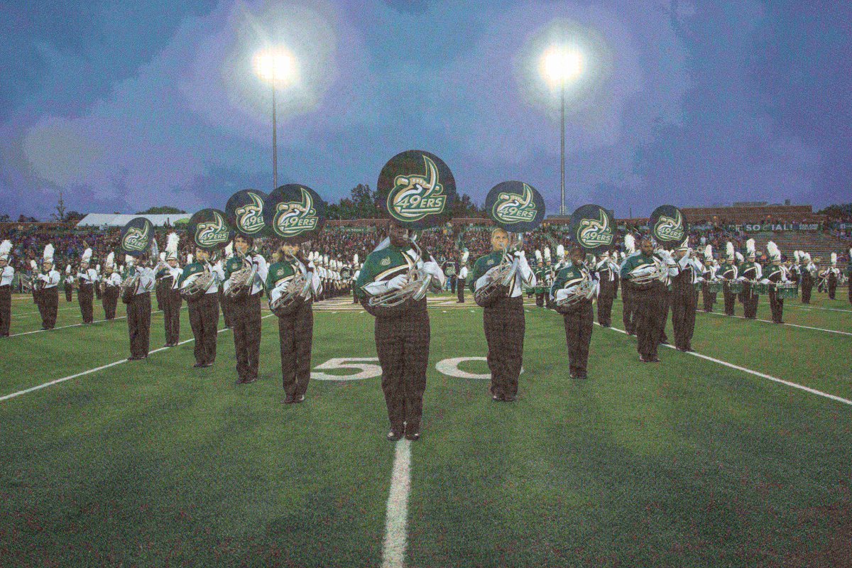 PNNMB's tweet image. In honor of Homecoming Week, we’re dedicating this week’s posts to past seasons of the Pride of Niner Nation Marching Band! Let’s kick things off with memories from our inaugural 2015 season. #UNCC #Homecoming #PrideOfNinerNation #MarchingBand #UNCCAlumni #pnnmb