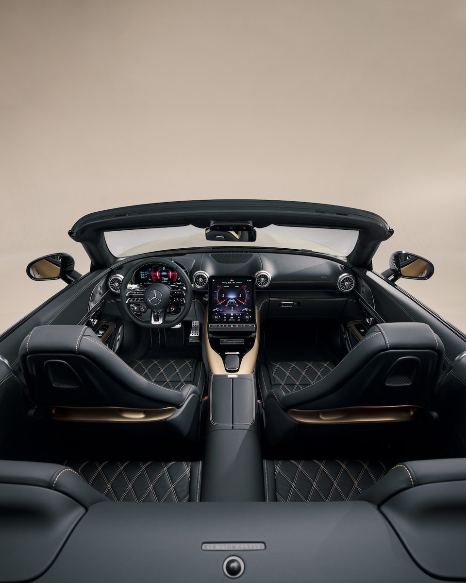 MercedesBenzUSA's tweet image. The Mercedes-AMG SL MANUFAKTUR Golden Coast has an engine fit for a racer and detailing fit for a king.

#MercedesBenz #AMG #SL63 #MANUFAKTUR #GoldenCoast