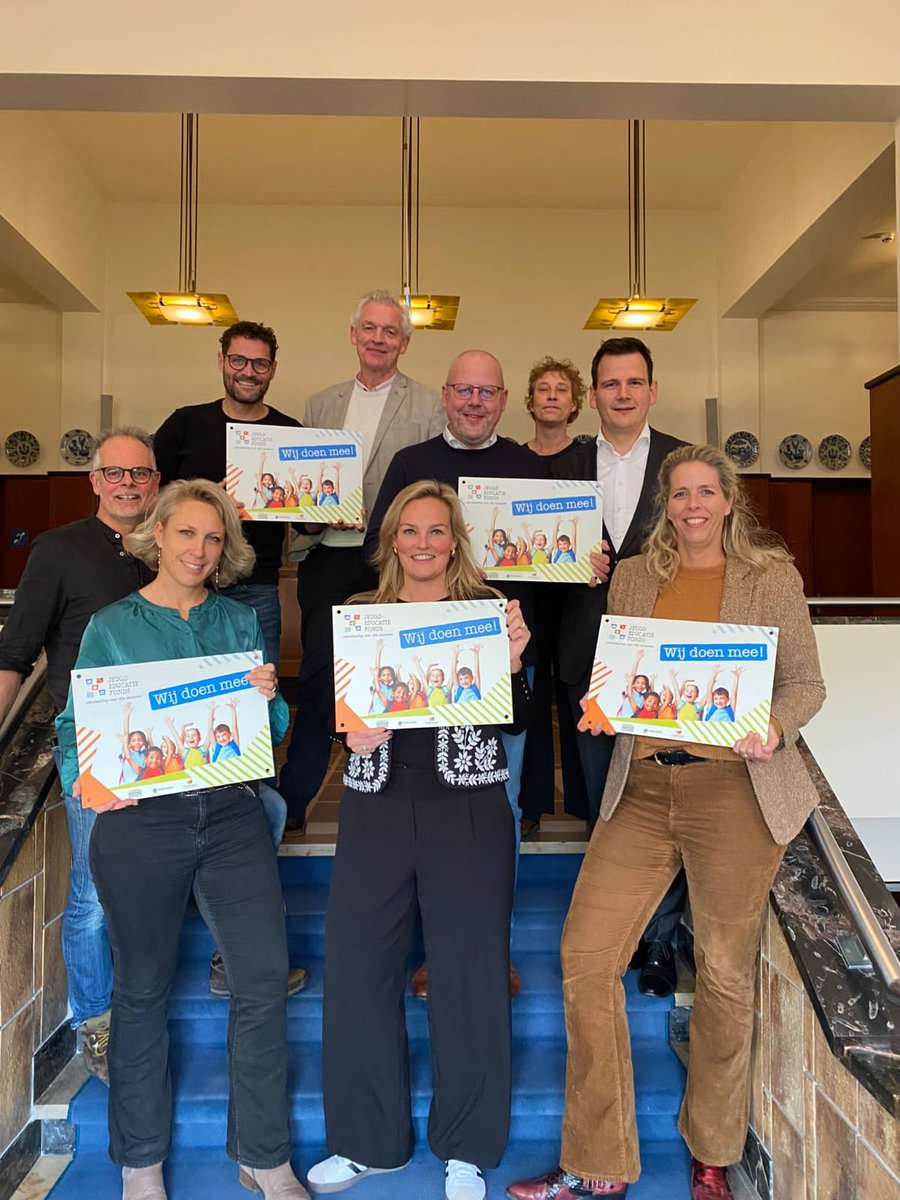 Geld mag geen belemmering zijn voor kinderen om mee te doen. Mooi dat we in Katwijk daar ook een bijdrage aan leveren door deelname aan het <a href="/jeugdedufonds/">Jeugdeducatiefonds</a> 
Dit geld kunnen scholen gebruiken voor allerlei activiteiten en spullen zoals schoolreisjes, laptop of andere benodigdheden.