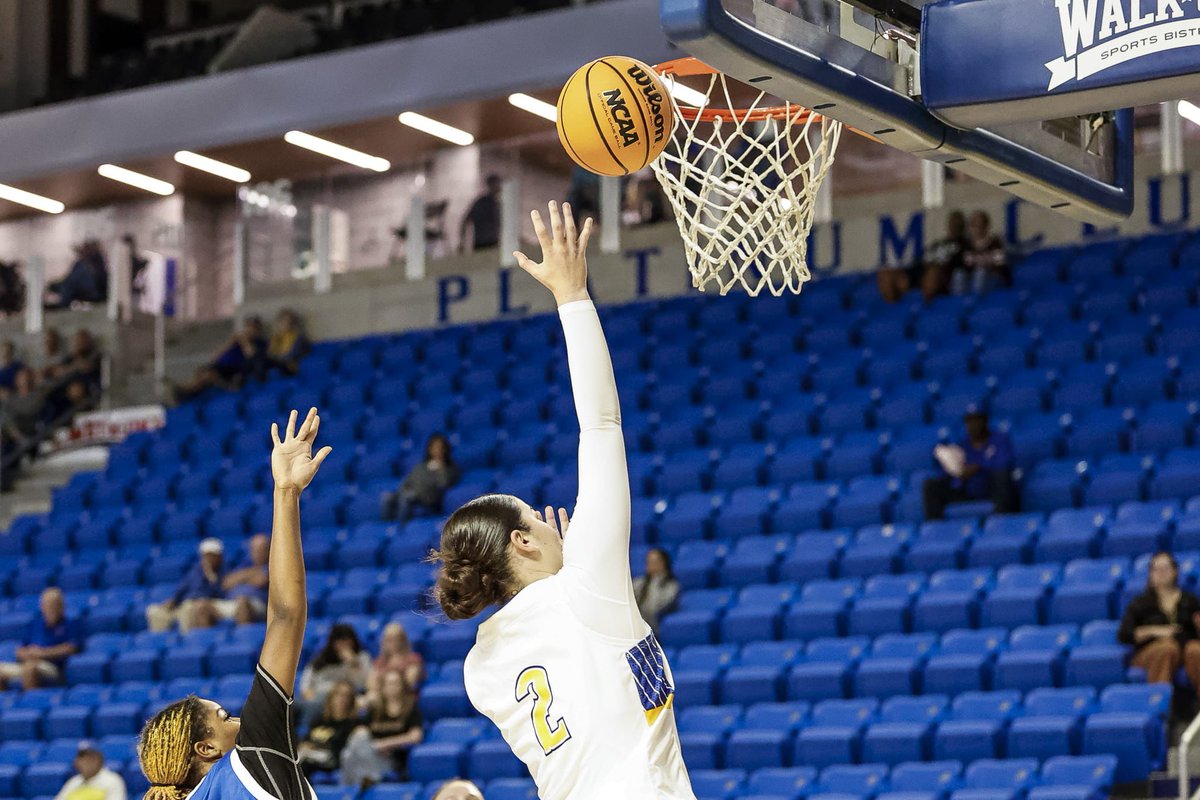 JuuliaPuente's tweet photo. Year 3 🔛

#GeauxPokes https://t.co/X4yyLAn7M2