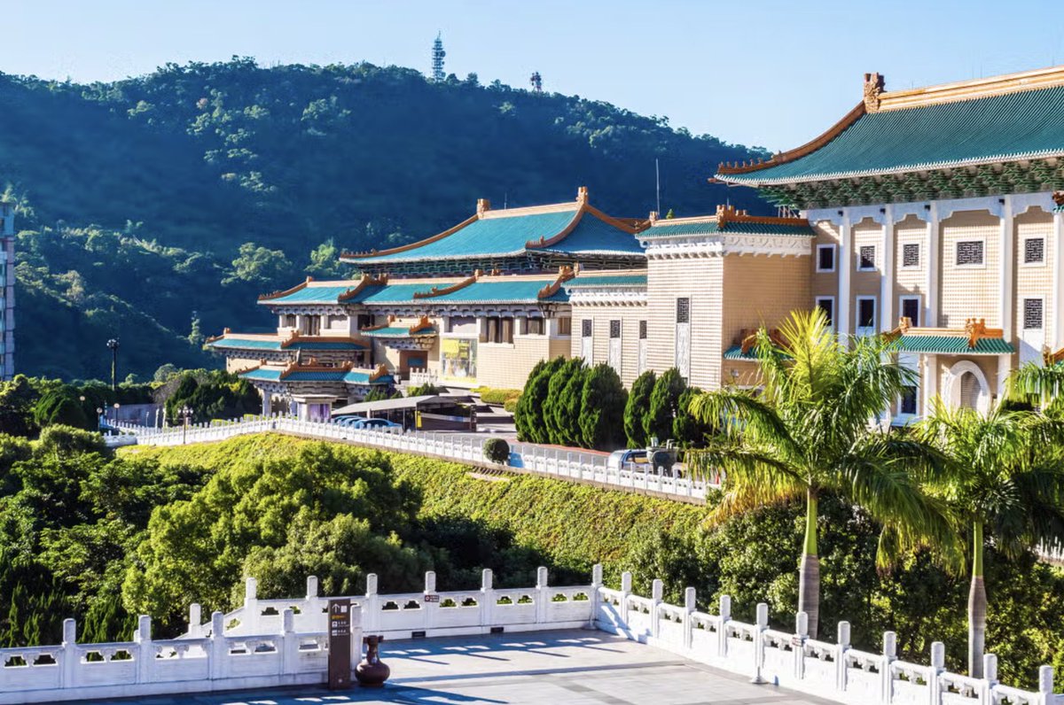 📅UN DÍA COMO HOY📅
10 de octubre de 1925 se inauguró el Museo del Palacio Taipei, cuya colección se conformó por el interés de salvaguardar el patrimonio artístico y cultural de Chipa durante las invasiones a su territorio.
#cultura #gestioncultural #museos #mediacionartistica