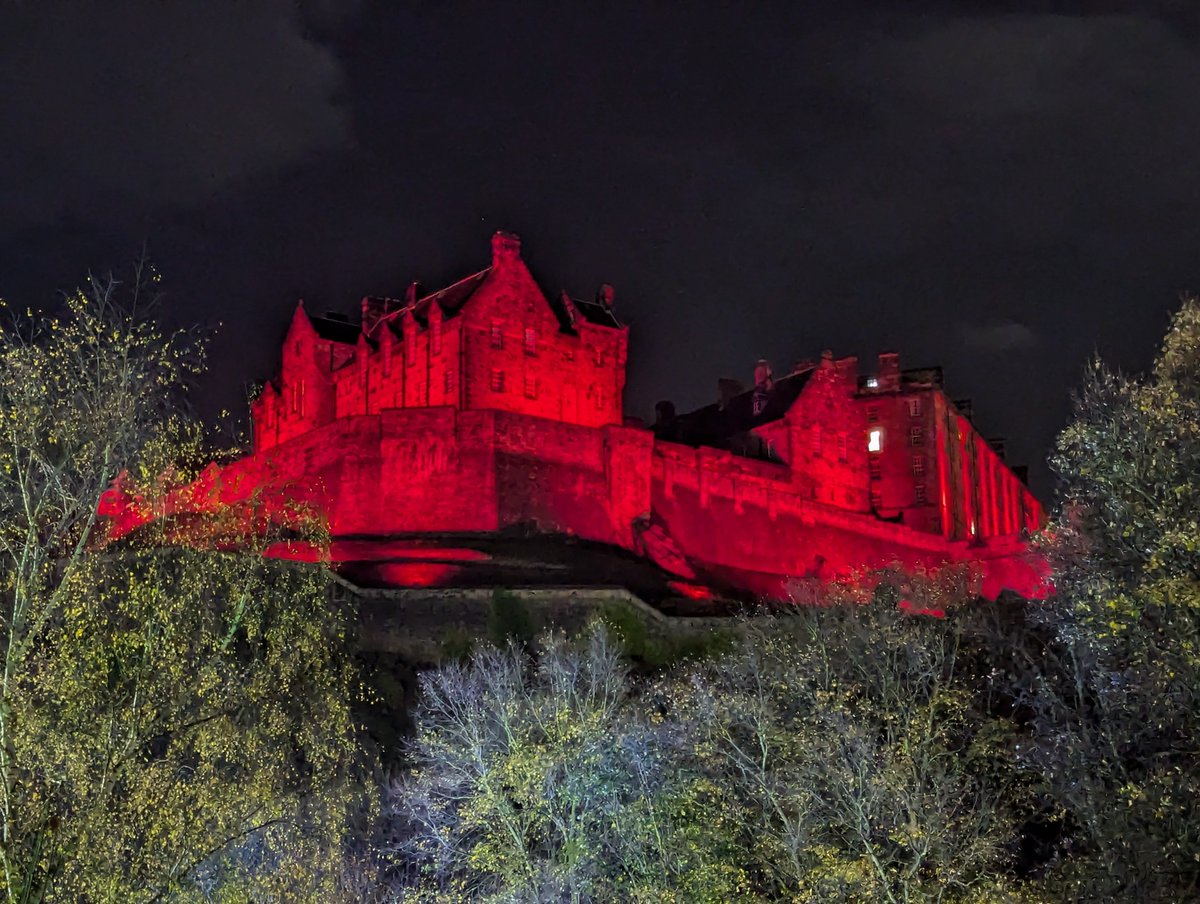 alex_m_orr's tweet photo. #RemembranceDay2024 #RemembanceDay @edinburghcastle #edinb https://t.co/ba6auCskVB