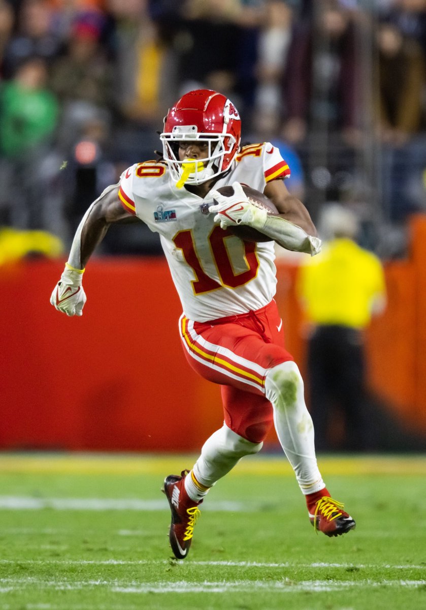 MLFootball's tweet photo. 🚨BIG NEWS: #Chiefs star running back  Isiah Pacheco is close to returning to practice, head coach Andy Reid says. 

Pop suffering a fractured fibula in Week 2 and his rehab has gone very well. 

KC IS ABOUT TO GET SCARIER 😤😤😤 https://t.co/MRIfVAo53Z