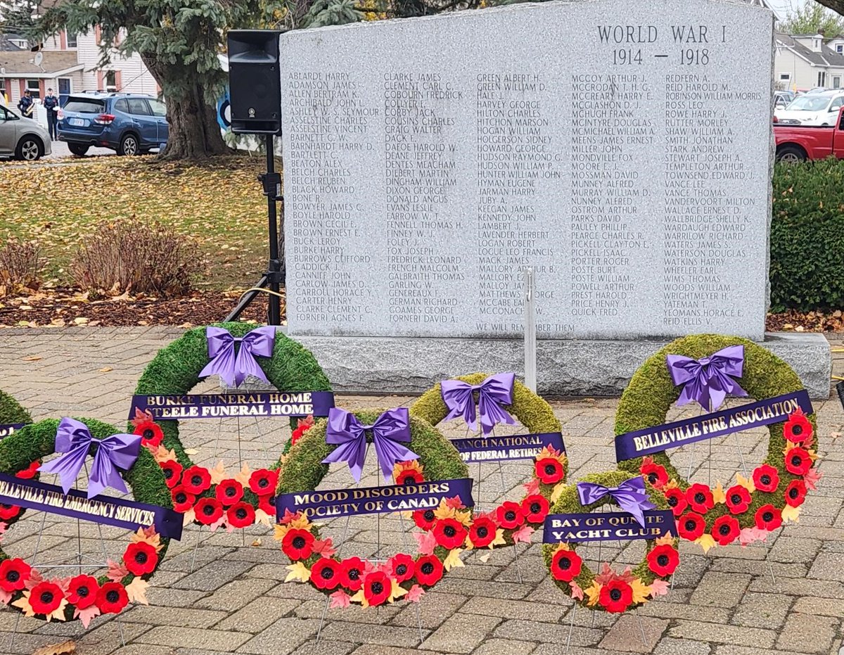 MoodDisordersCa's tweet photo. Today, MDSC lays a wreath in honor of Veterans on Remembrance Day. We remember their sacrifice, their courage, and their dedication. Together, let us honour their legacy and support those who continue to serve.  #LestWeForget #RemembranceDay https://t.co/69iYVHKZbh
