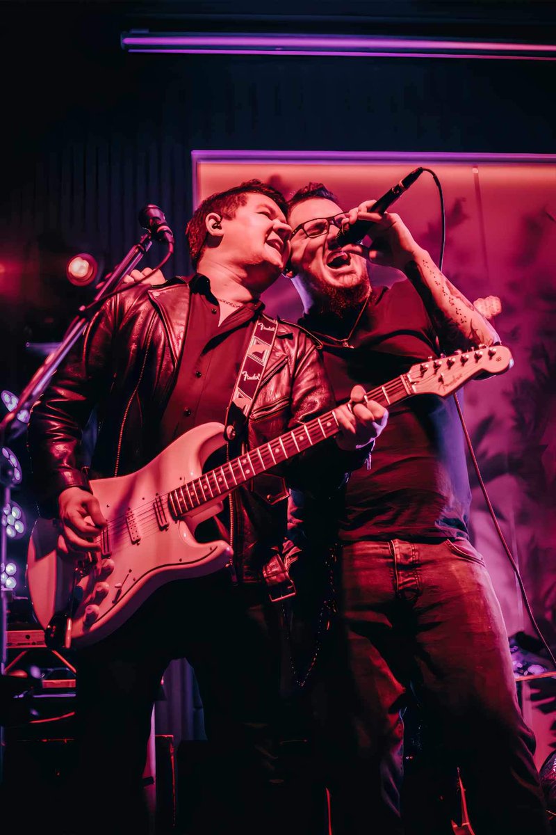 SamMezecJsy's tweet photo. Some snaps from the @FlashMobJsy gig on Friday 🤘 https://t.co/kq1U44FuM0