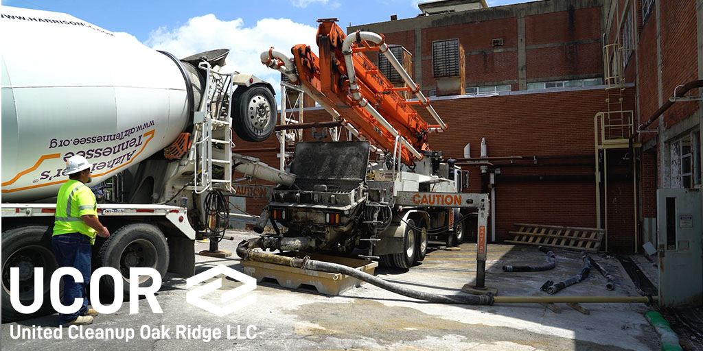 UCOR_TN's tweet image. Our team continues preparing to demolish the main @Y12nsc Alpha-2 Fusion Energy Building in a few days. They have poured over 30,600 cubic yards of concrete across the site, meeting a project milestone. That’s roughly 3,200 concrete truck trips! #EnvironmentalCleanup