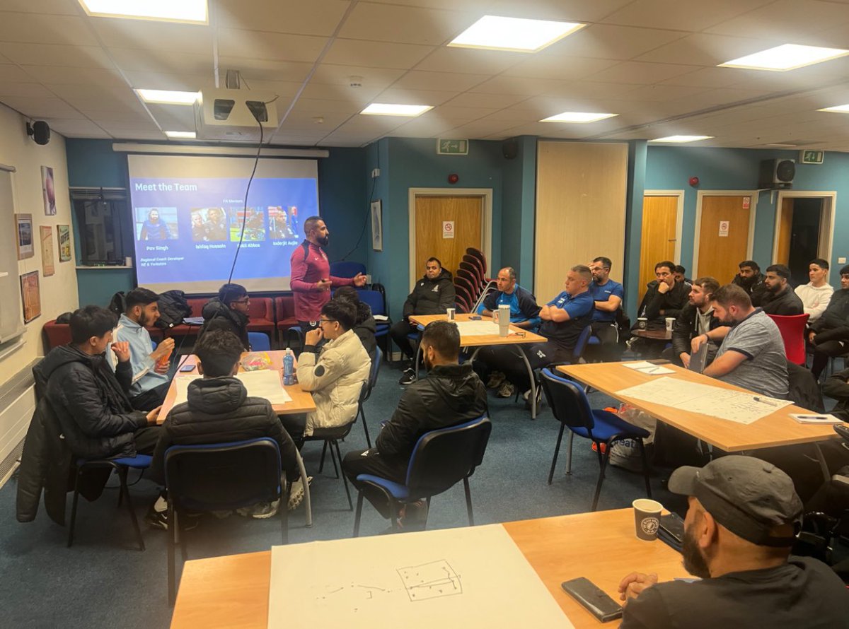 Our coaches CPD session is underway in Bradford with <a href="/PSP_1976/">Pav Singh</a> if you’d like to join the next one then please go to the link below. 

forms.360player.com/westridingcoun…