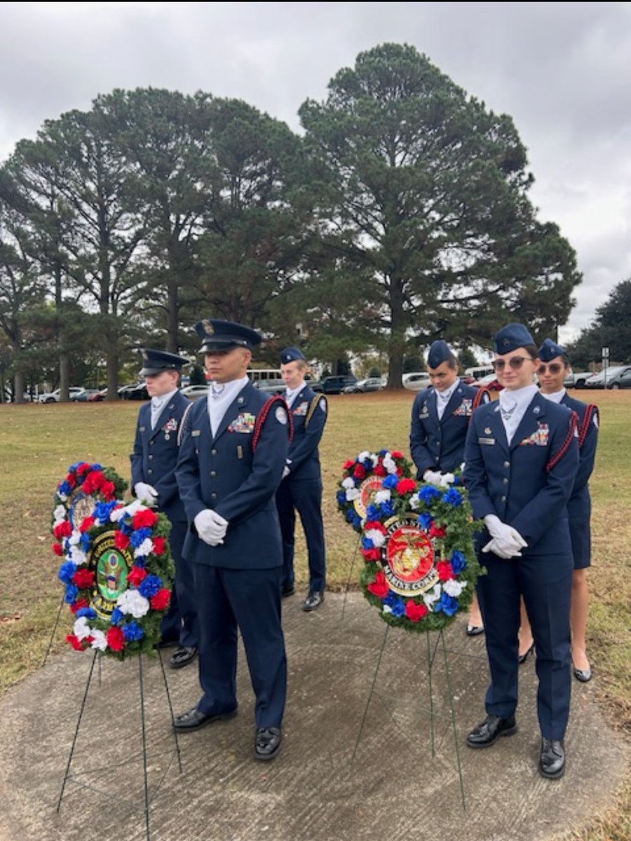 On Veteran’s Day we are #NNPSPROUD of our fantastic AFROTC program! 💜💛💜💛
