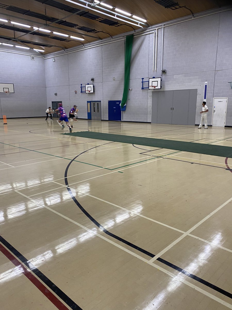 DFCALtd's tweet photo. Week 6 action of our #DFCA Monday Night Adult Indoor Cricket League! 
Game 2: #RedlandChurch vs @DSuperKings 
#IndoorCricket #Fun #outsideofwork #social #team https://t.co/SI9N1XagF8