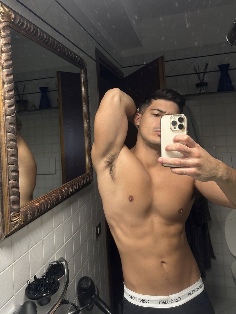 Master_Roy1's tweet image. Uno sniff del mio odore di sudore, cervello fottuto e portafoglio aperto

A sniff of my sweat smell, fucked brain and open wallet

#findom #cashmaster